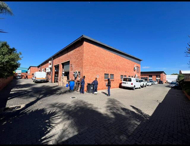 213M² WAREHOUSE TO LET IN HENNOPSPARK